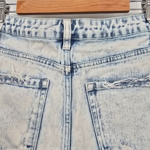 Vervet Women's Acid Wash Distress Cut Off Button Fly Hi Rise Denim Jean Shorts - Picture 7 of 10